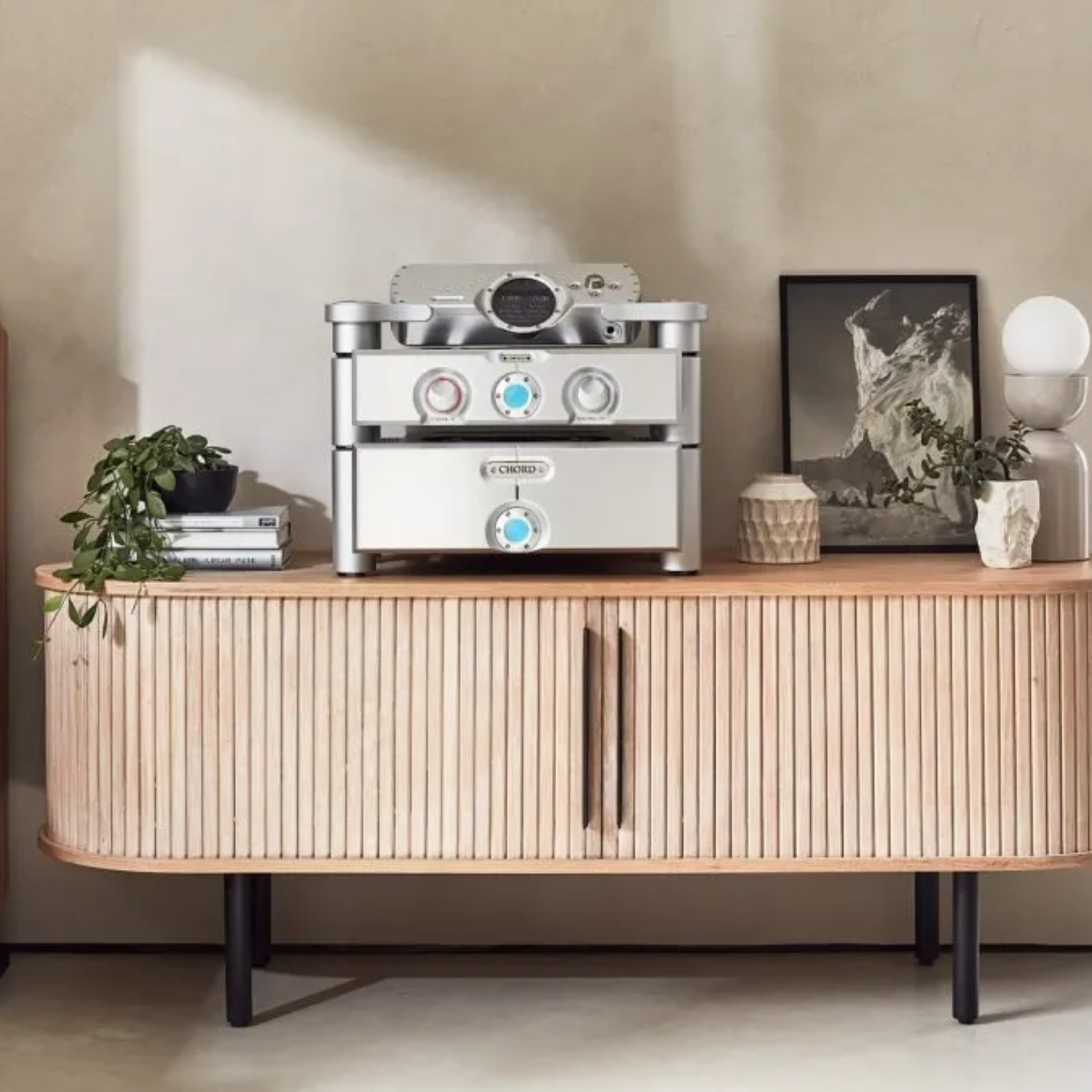 Chord DAVE Reference-level Digital to Analogue Converter, Headphone Amplifier and Preamplifier