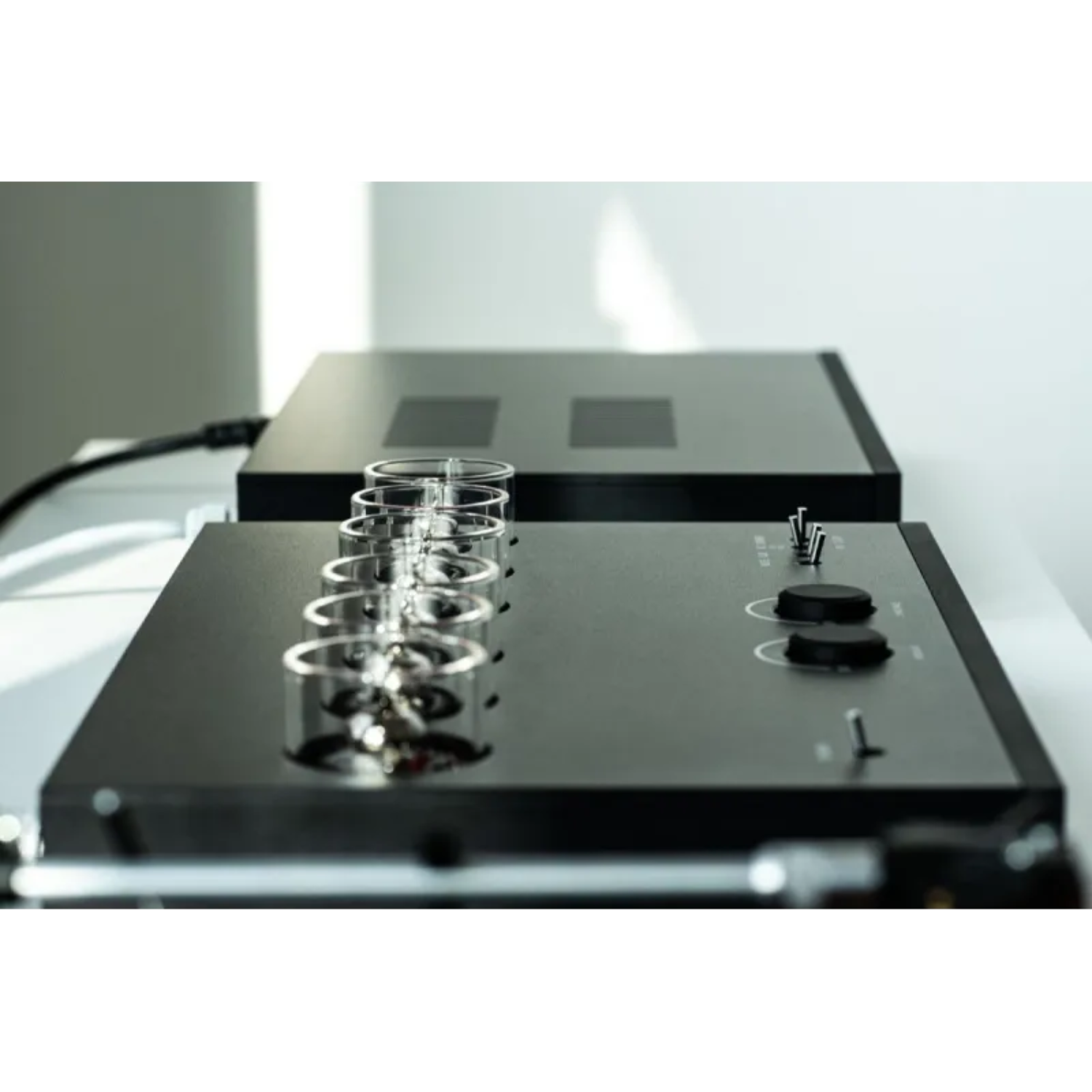 European Audio Team (Eat) - E-Glo 2 Pre-Amplifier