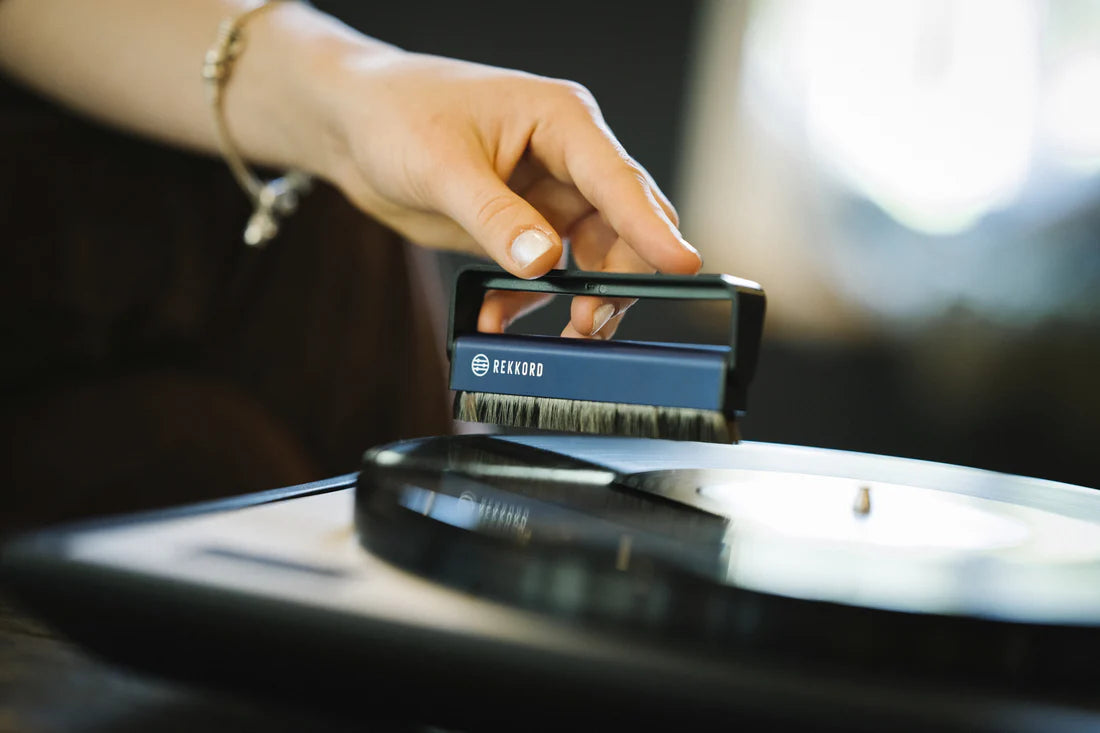 Okki Nokki Rekkord Carbon Fiber Brush