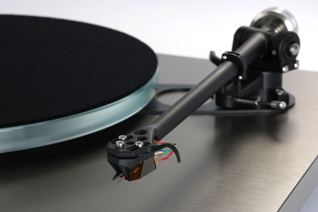 Rega Planar 6 RS EDITION Turntable