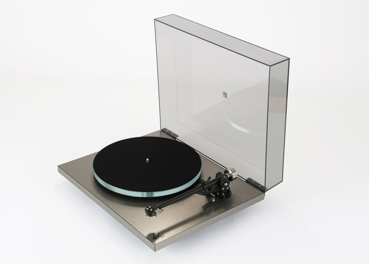 Rega Planar 6 RS EDITION Turntable