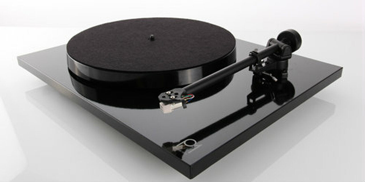 Rega is a World class hi-fi, Award winning turntables, amplifiers, phono stages, loudspeakers, CD players, DAC, Speakers, amplifiers, integrated amplifier, preamplifier, tour speaker, audio, stereo, bookshelf, floorstanding and home speaker.