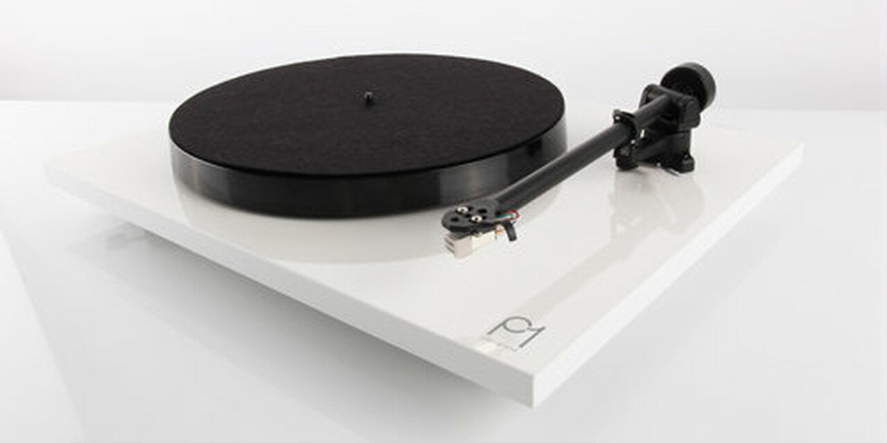 Rega is a World class hi-fi, Award winning turntables, amplifiers, phono stages, loudspeakers, CD players, DAC, Speakers, amplifiers, integrated amplifier, preamplifier, tour speaker, audio, stereo, bookshelf, floorstanding and home speaker.