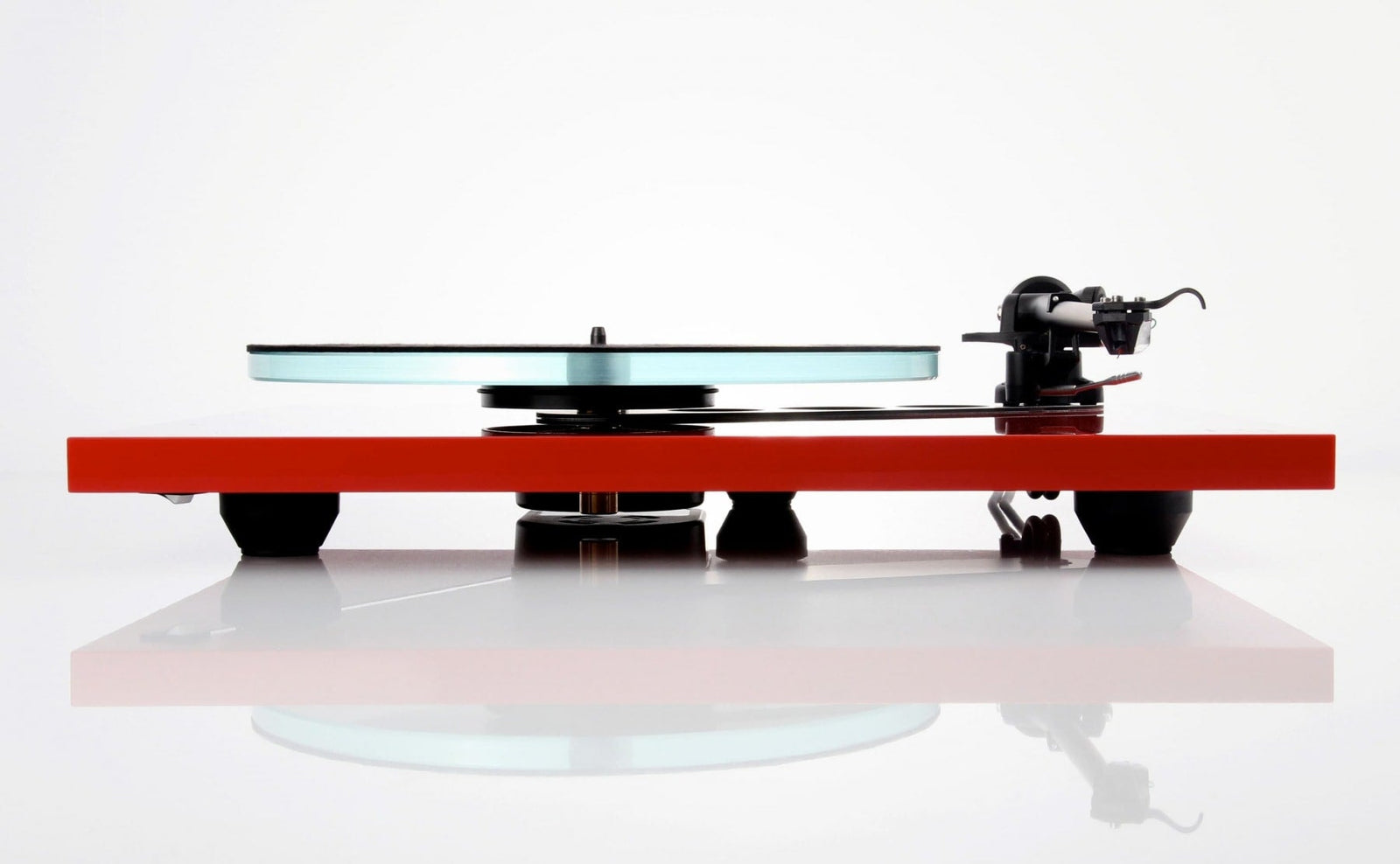 REGA PLANAR 3 TURNTABLE. Rega is a World class hi-fi, Award winning turntables, amplifiers, phono stages, loudspeakers, CD players, DAC, Speakers, amplifiers, integrated amplifier, preamplifier, tour speaker, audio, stereo, bookshelf, floorstanding and home speaker.