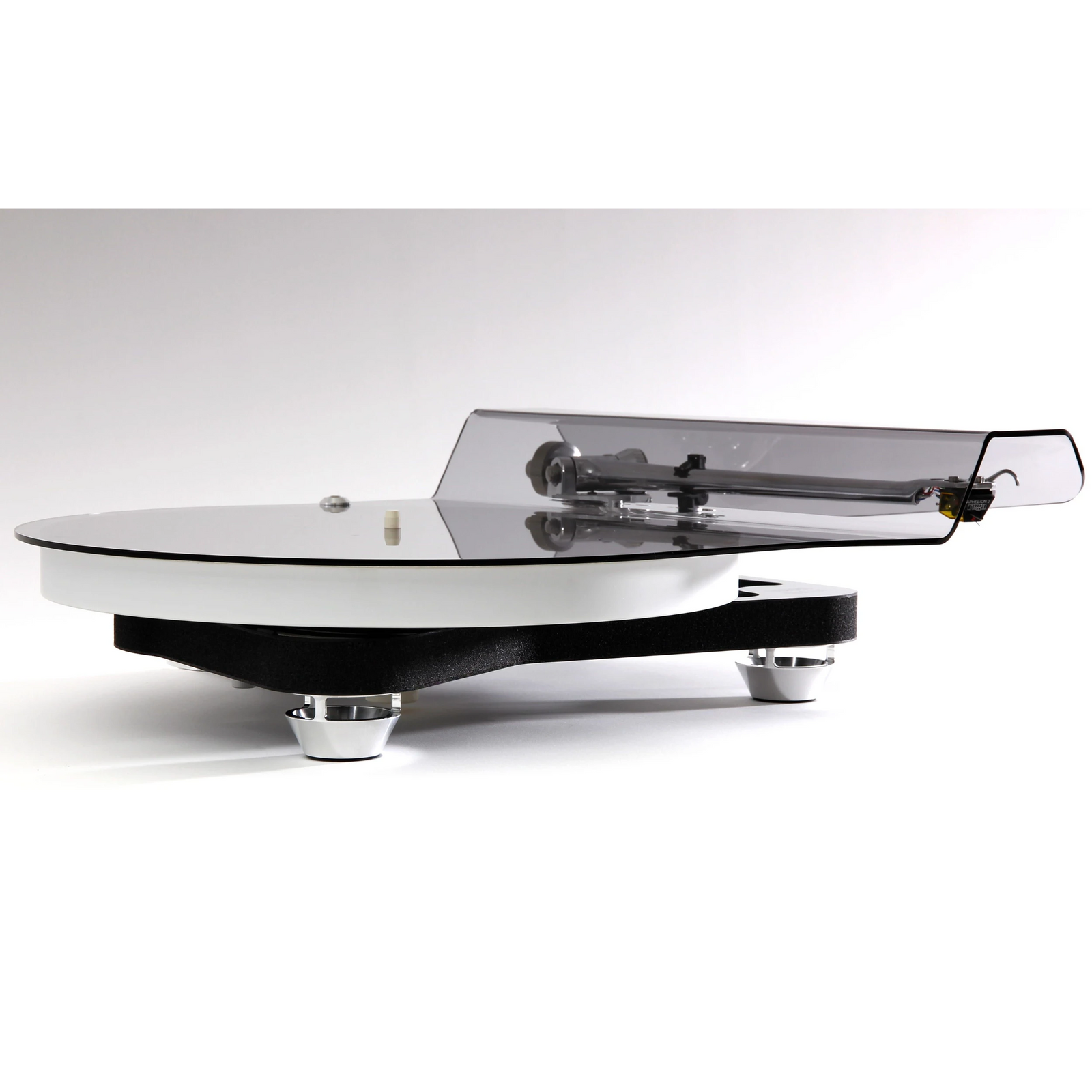 Rega NAIA Turntable | Vinyl Sound USA The Rega Naia turntable is the result of years of painstaking development which was used to create the now famous ‘Naiad’ test bed turntable. The Naia takes the best of this development and technology and transfers it into a production ready version without compromise. The Naia is packed with ground-breaking features