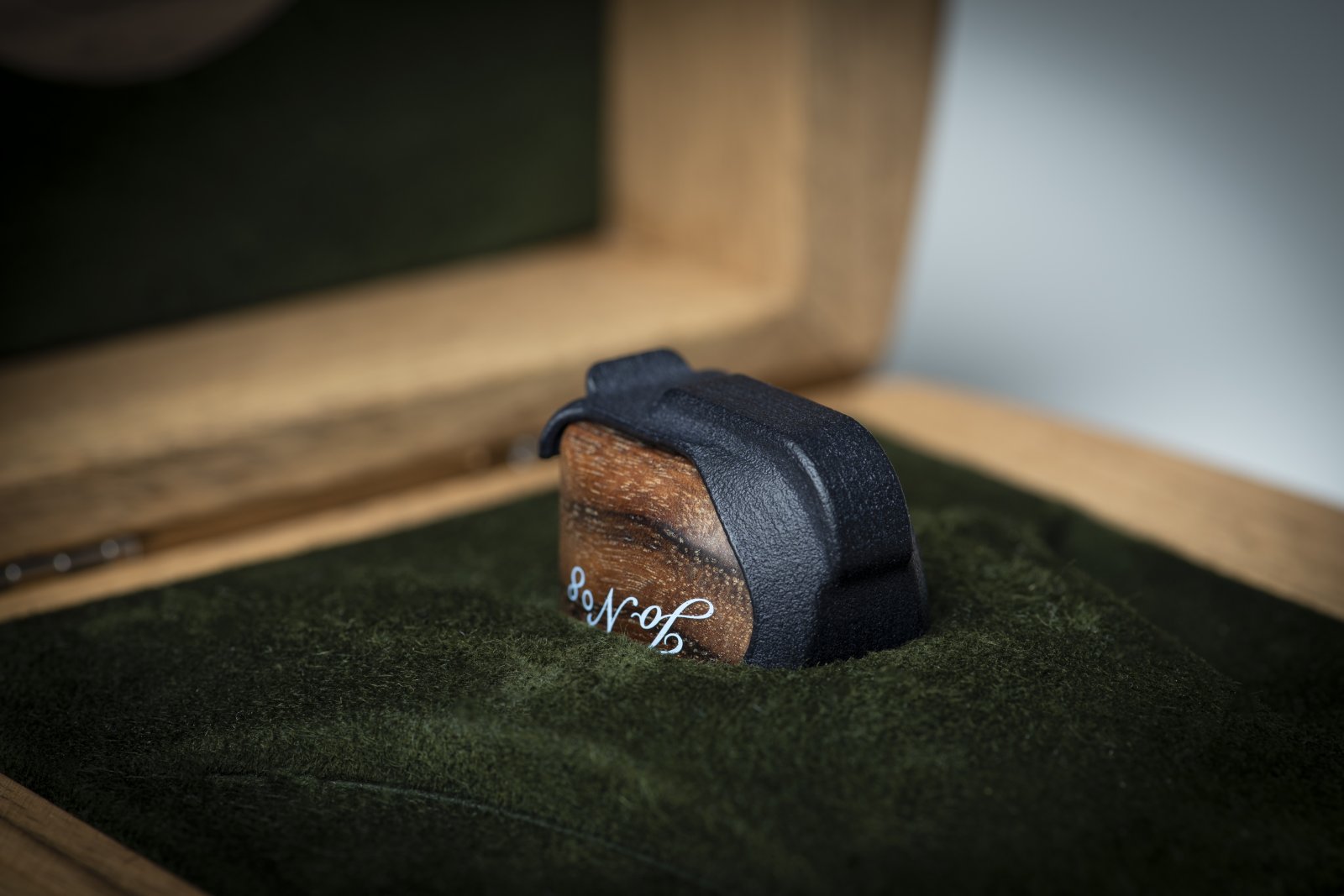 Great deal on European Audio Team (EAT) Turntables - Cartridges - Amplifiers & Phono Stages – Tonearms: European Audio Team Fortissimo Turntable - European Audio Team Forté S Turntable - European Audio Team C-Sharp Turntable - European Audio Team Prelude - European Audio Team F-Note - C-Note Tonearm…